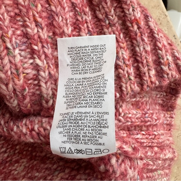 CAbi 4411 Red V Neck Liftoff Pullover Sweater Long Sleeve Womens Size S - Picture 14 of 14